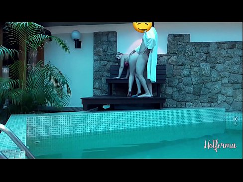 ❤️ Bulla ancillam ad piscinam invitat, sed fervido resistere non potuit Sluts at la.dickies-shop.ru